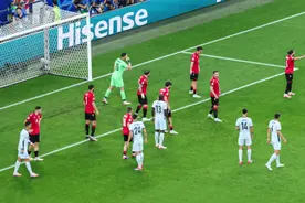 2-1！2-0！欧洲杯爆冷：小组赛剧终，16强全部诞生，8队出局图片