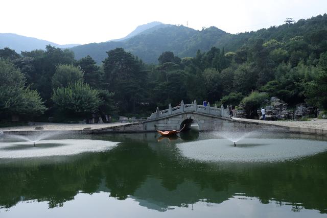 “青山依旧在，几度夕阳红”的北京香山