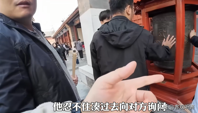 美国博主第一次来中国旅游，一天后直言：中国到处充满“危险”
