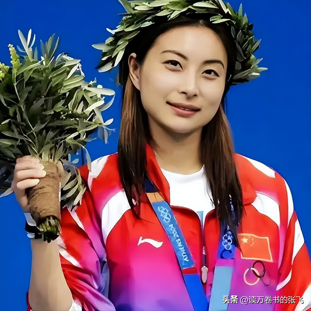 霍震霆没想到，44岁儿媳郭晶晶再次官宣喜讯，让整个阔太圈沉默了