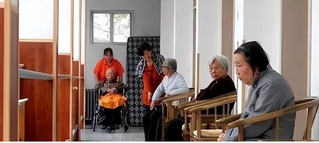 95 后站长用快递网络改造养老：月流水 35 万，8 分 20 秒上门