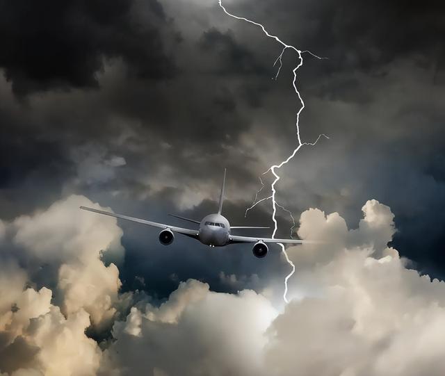 飞机航线为什么不是直线？非得绕个大圈