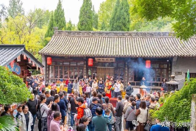 洪洞大槐树景区30余场表演嗨翻国庆假期
