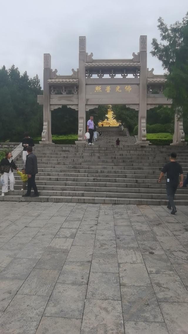 自由行：遊济南千佛山。