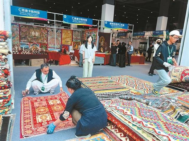 以文旅为桥 与世界相拥——2025年拉萨首届国际文化旅游博览会见闻