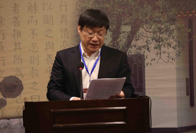 又一首富坠落！曾买直升机回老家撒钱，现在却过着被监视的生活