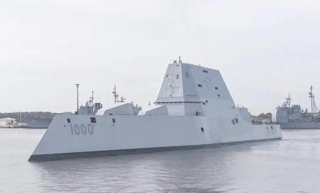 北京大阅兵后，俄方收到最新情报，美国为中国准备了25个秘密武器