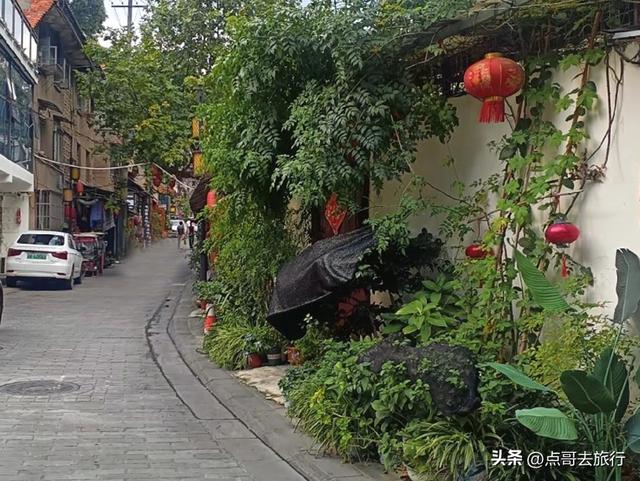 成都难得的清凉徒步胜地，在都江堰隔壁，不要门票，超级凉爽。