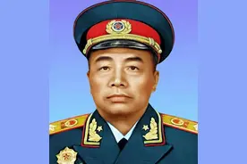 彭德怀刚出生，算命先生看他八字后直言：命硬，一般人压不住！图片