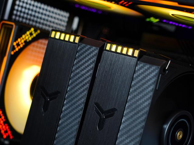 8G显存是原罪，还是光追来背锅？RTX5060金属大师对比评测