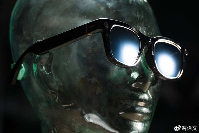 小米 AI 眼镜：是眼镜、是开放式耳机、是 AI