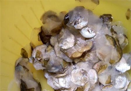 让老外惊讶的是，这玩意根本就“不是食物”，中国人却称之美味