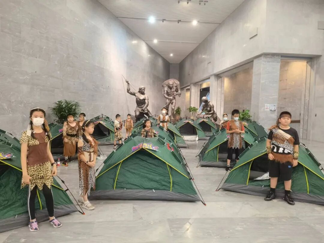 博物馆里来跨年｜【活动招募】一夜万年·半日穿越！周口店遗址沉浸式研学之旅现已开启!