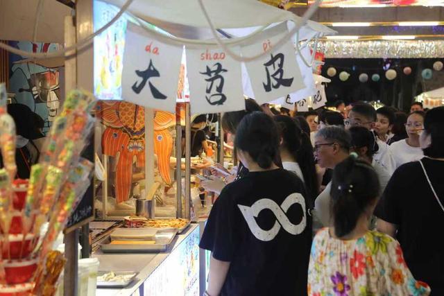 “文化+游乐+美食” 重庆这个景区“赏月+消费”激活夜经济新动能