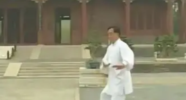 学太极拳此套路，一通百通，融会贯通