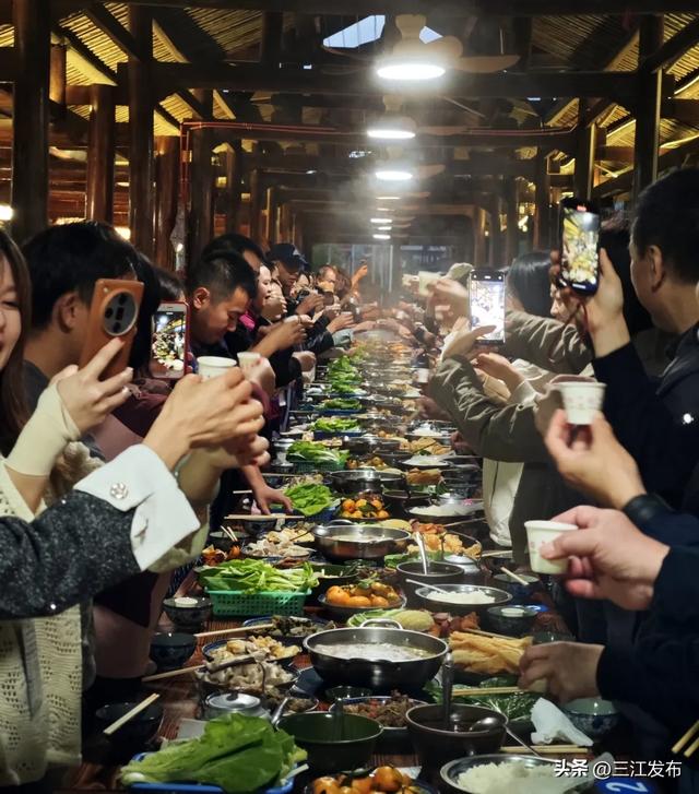 一席“刨汤宴” 三重“文旅经”