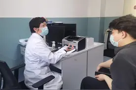 男子为减肥每天走一万步反而胖3斤！专家回应图片