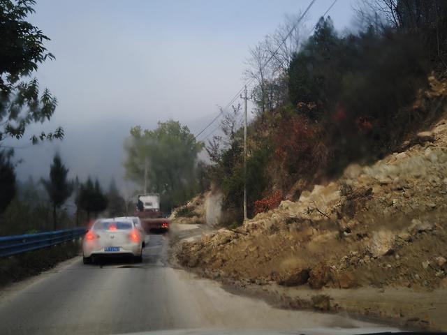 南行漫记：从卢氏走陕西S101红叶大道到南五台服务区露营