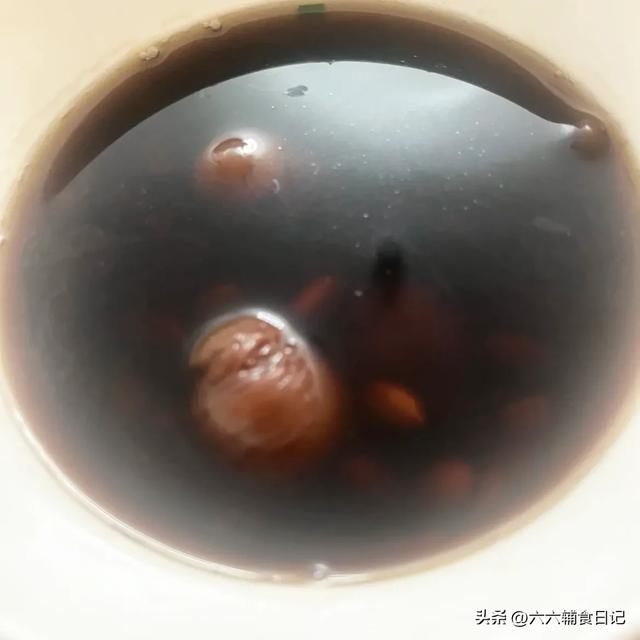 女人必喝！黑豆煮水4种黄金搭配，气血双补，喝出好气色