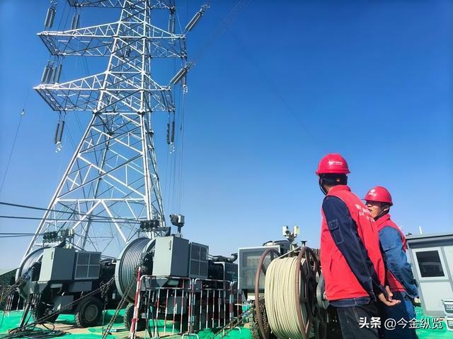 戈壁滩上惊天巨变！中国官宣两件能源大事，西方惊呼不可思议？