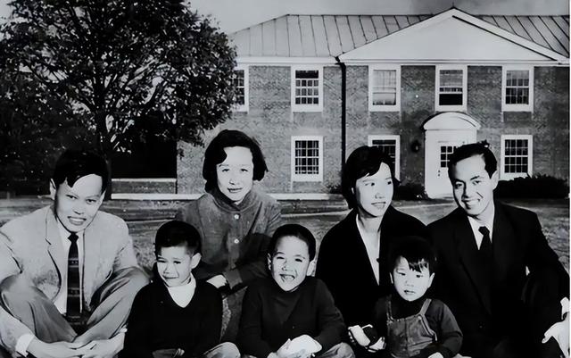 杨振宁家庭情况曝光：3个儿女无人继承物理学，与翁帆关系也很好