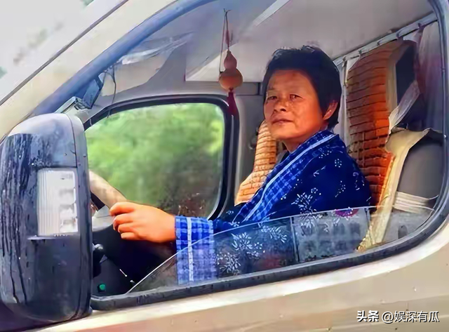 上海71岁老太卖房自驾旅游 , 9年没回家 , 坦言：不会给亲人留一分钱