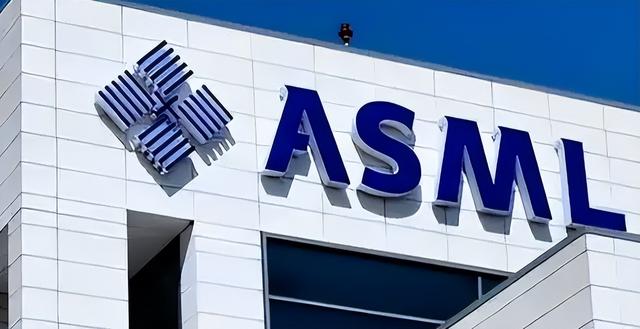 ASML与蔡司暗度陈仓，美国封锁令沦为废纸，外媒：半导体天塌了！​
