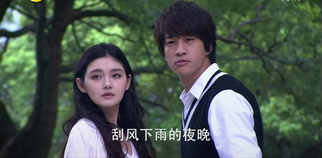 《泡沫之夏》三个孤独灵魂之间的唯美虐恋，宿命交错的爱情纠葛