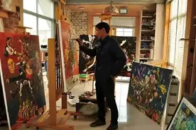 农民在家画画28年，老婆大哭，父母抬不起头，结果一幅画卖130万图片