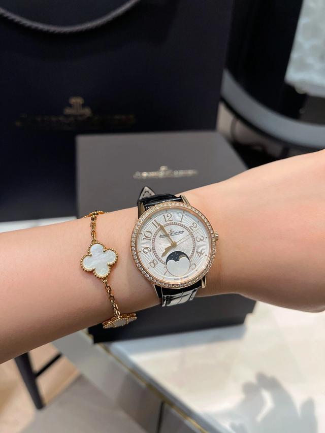 ���ã�������������ۼ�2600Ԫ���ˣ��Ա�ԭװ��࣬�޷�����