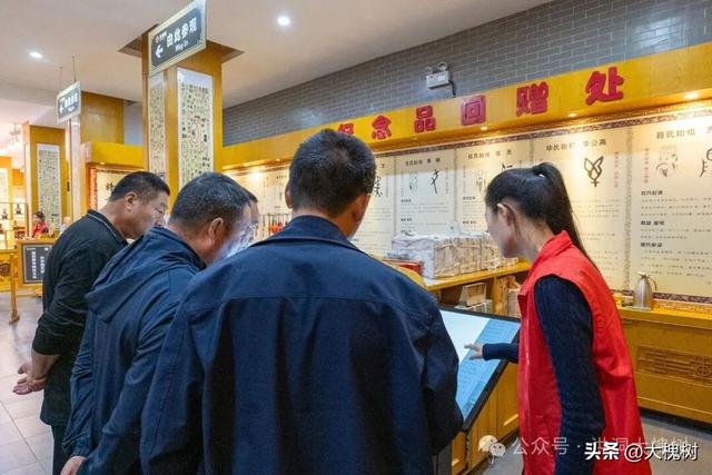 洪洞大槐树景区国庆盛宴持续升温移民后裔老家寻根忙