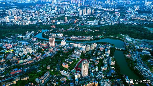 提起自贡，你想到什么？是井盐还是恐龙，其实都不是