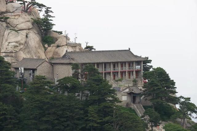 去了一趟华山旅游，发了朋友圈，以为有人点赞，结果尴尬了！