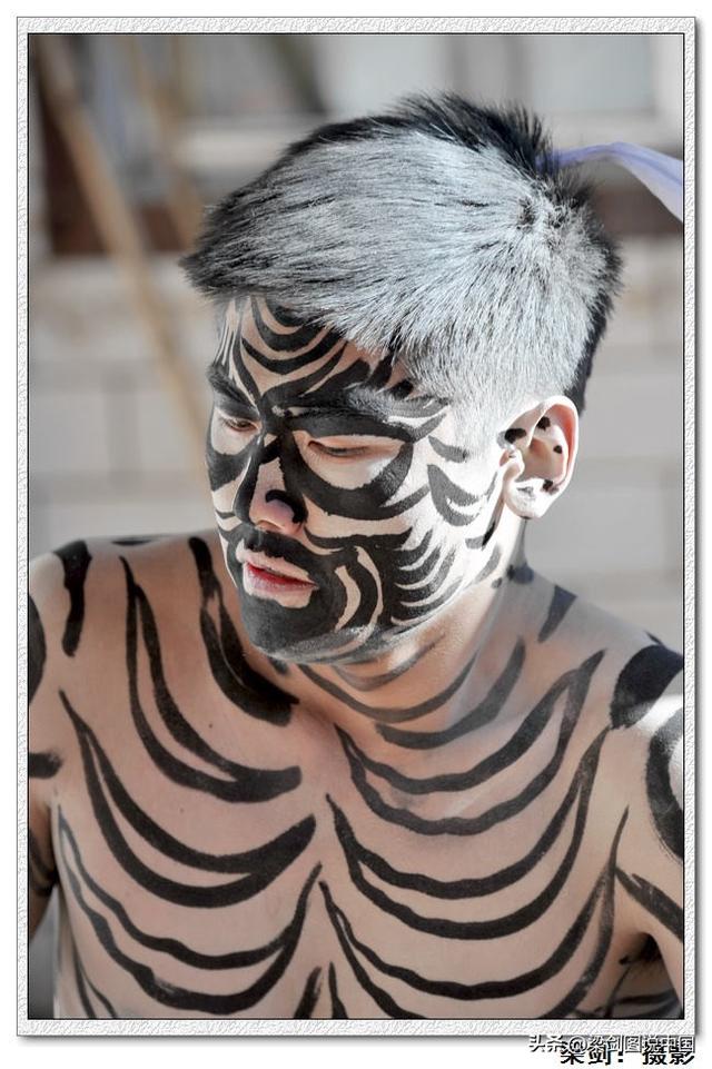 2025年青海同仁热贡文化唐蕃古道行兰州站农文旅商推介活动启幕。