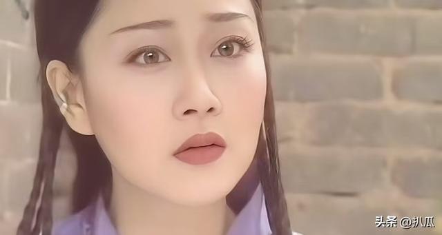 被丈夫出轨8次，被闺蜜无情背叛，43岁抑郁后在家中烧炭自尽