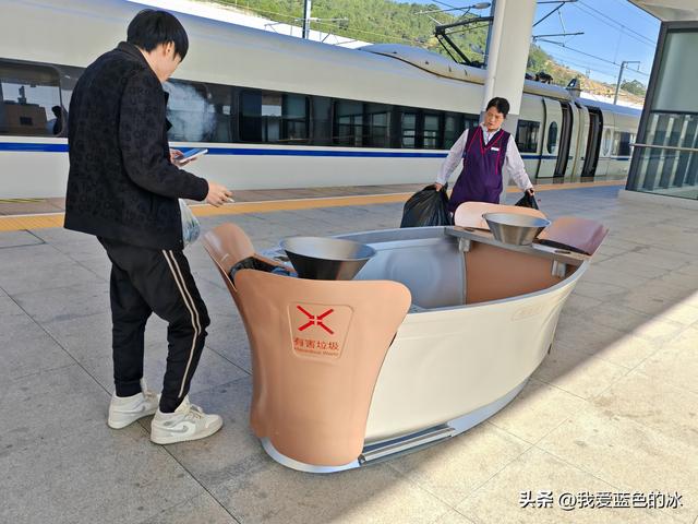 一个小时由河源来到相邻的难兄难弟梅州市