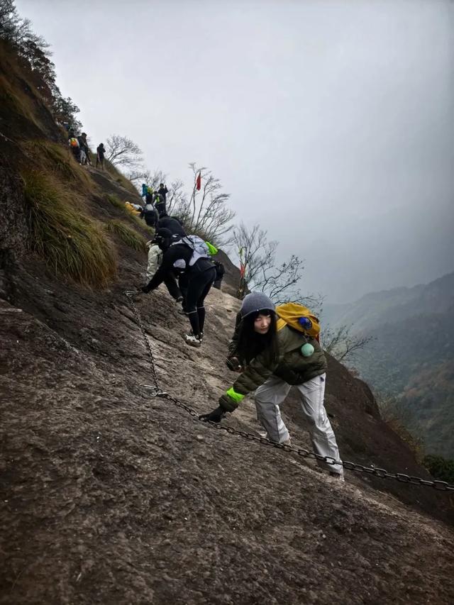 不逼自己一把,都不知道自己原来这么优秀——呼狗崖徒步