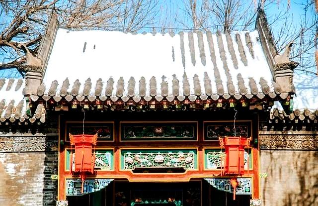 人到中年，一个女人开始频繁运动	、健身，往往说明一个问题