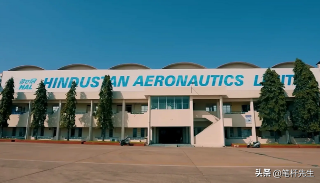 民企量产高超导弹VS光辉坠毁：航空工业差距藏着什么？