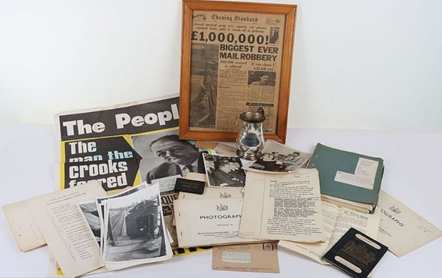 英国火车大劫案档案60年后首次曝光，劫匪车辆及成捆钞票面世