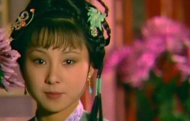 试过贾府一半男子的多姑娘，为何在试贾宝玉时，成了“灯姑娘”？