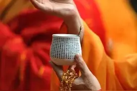 佛前供一杯 “清水” ，你知道为什么吗？图片