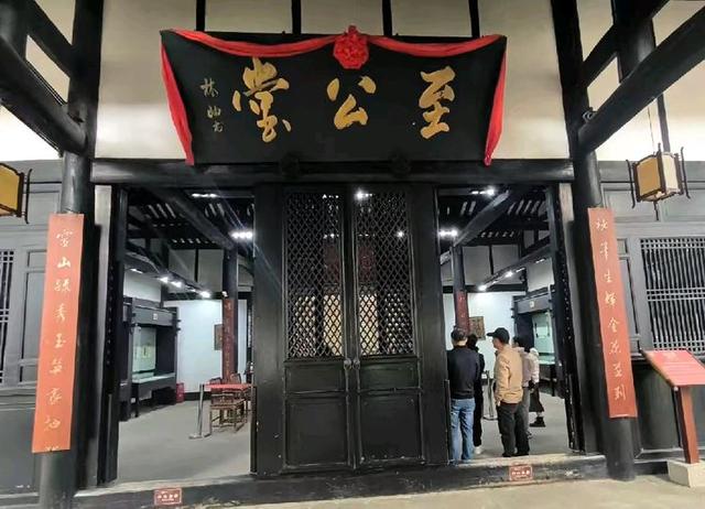 参观游览古代乡试的考场——川北贡院