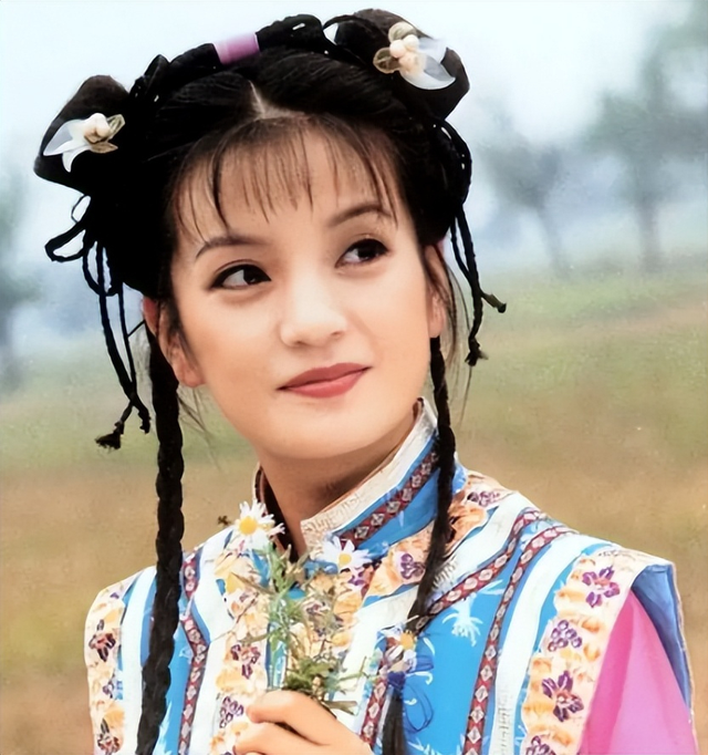 1590万资产被冻结！劣迹艺人赵薇走投无路，将15岁女儿当救命稻草