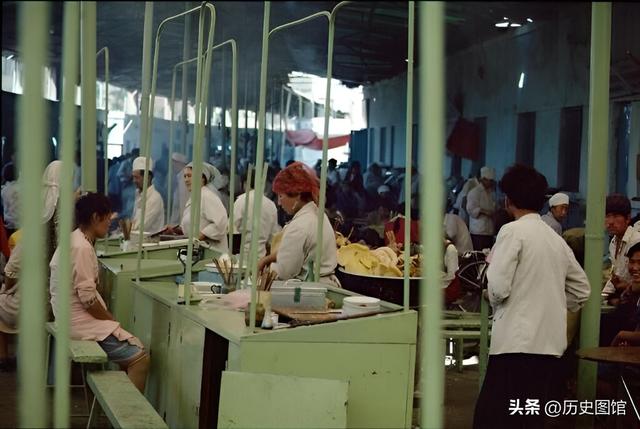 实拍：1986年的乌鲁木齐，风光古朴又自然！