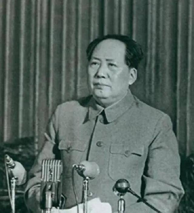 汪东兴保护毛主席30年，晚年懊悔：当年瞎了眼，让主席用这人