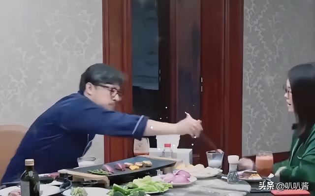 李湘被禁关5天后，家境被扒底朝天	，父母身份曝光，果然不简单