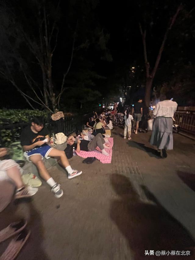 2025年7月18日，北京天安门广场升旗现场的真实场景。大家看看吧
