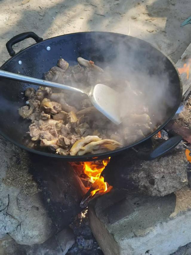 当中国航母驶过宫古海峡：我们为何必须与日本谈论未来？