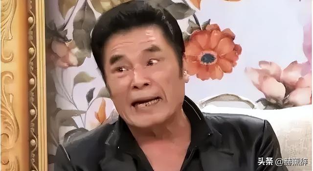 “6个老婆”同住一屋，每人每月7万零花钱，71岁又娶第七房小娇妻